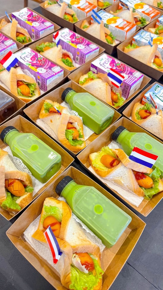 เซ็ตแซนวิชและน้ำผลไม้
