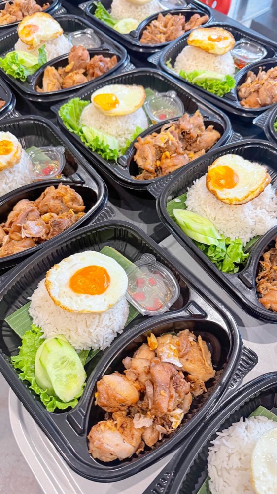 ข้าวไก่กระเทียม
